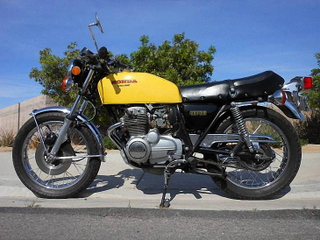 Illustration for article titled For $5,950, This 1976 Honda CB400F Could Be Four Into Wonderful